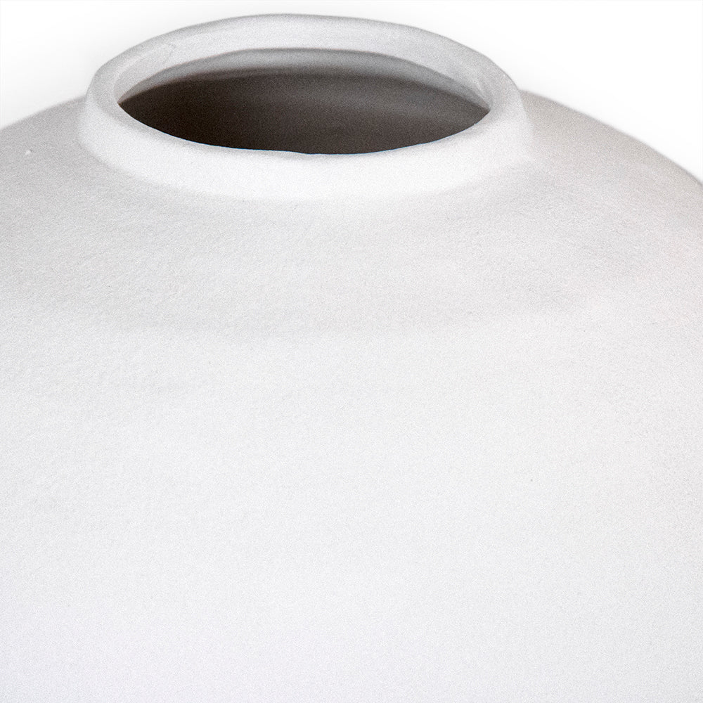 White Vase (10130 A584A)