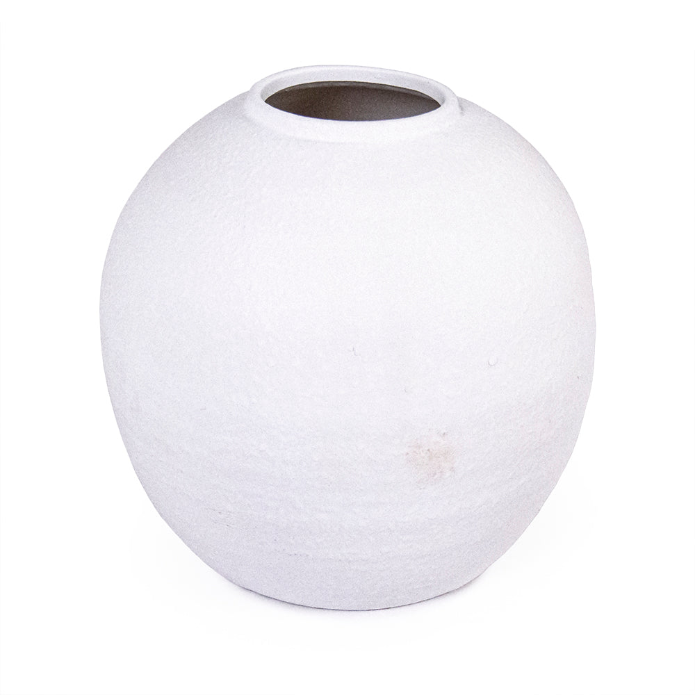 White Vase (10131L A584A)