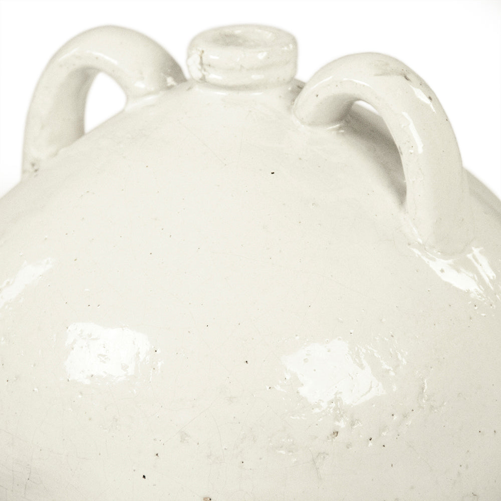 Distressed White Jar (8563L A25A)