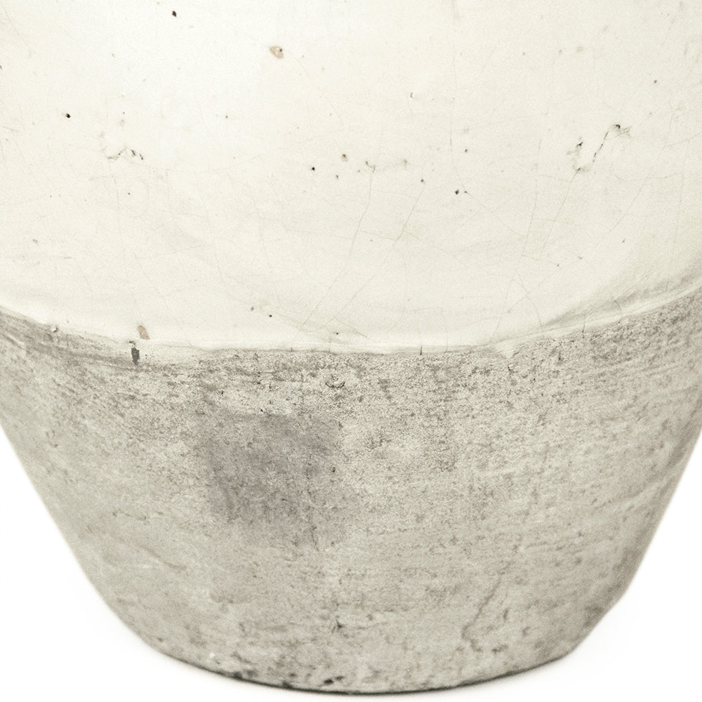 Distressed White Jar (8563L A25A)