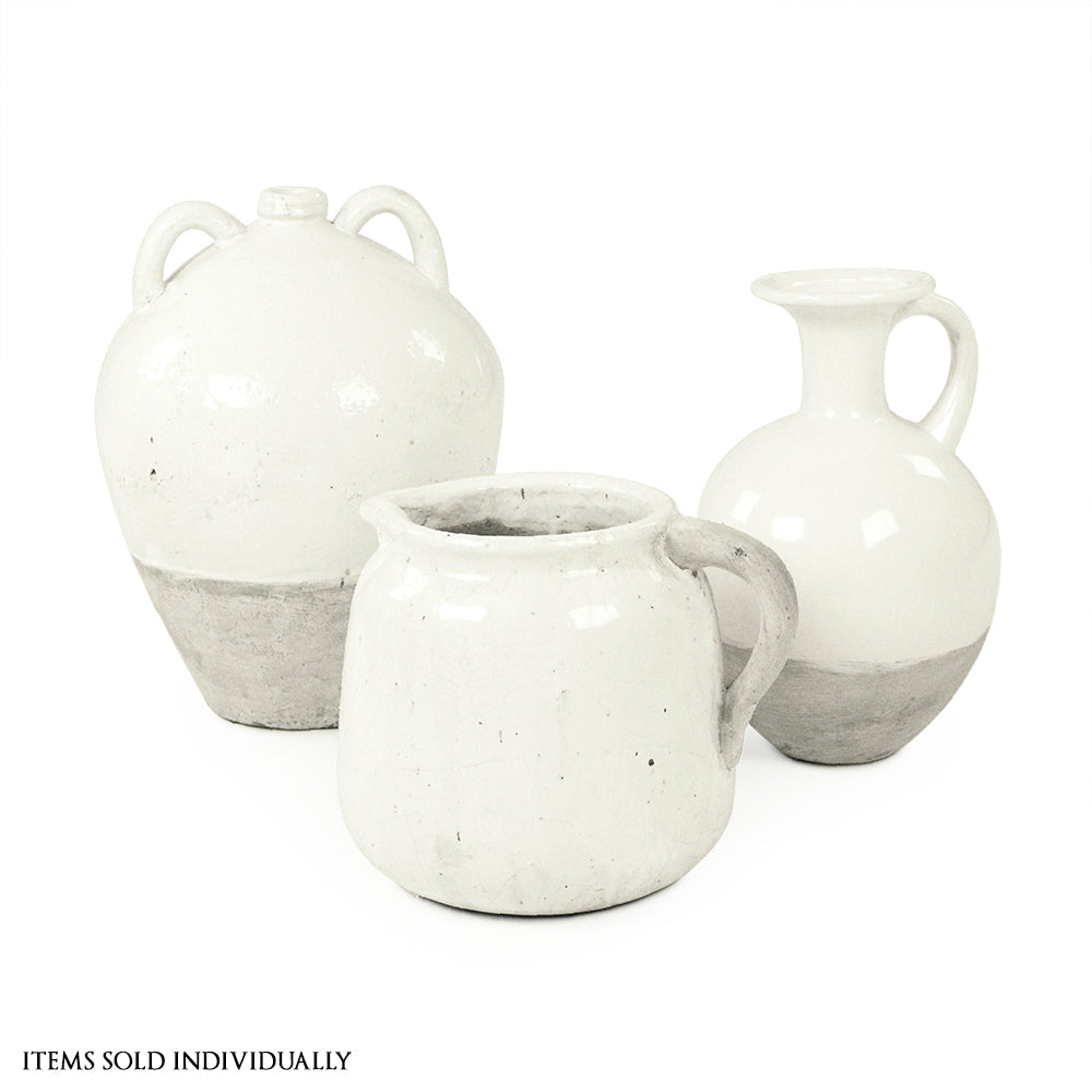 Distressed White Jar (8563L A25A)