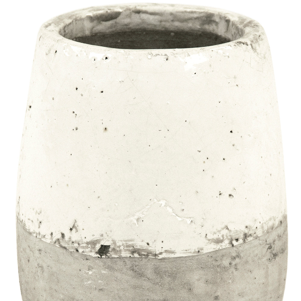 Distressed White Vase (9344L A25A)