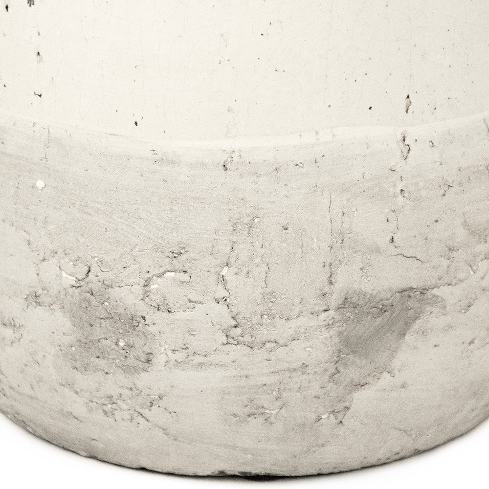 Distressed White Vase (9801S A25A)