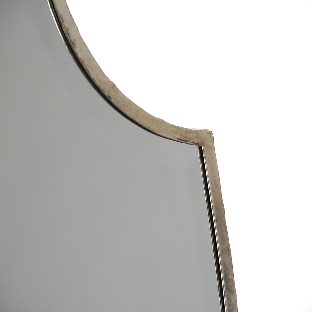 Barbora Mirror