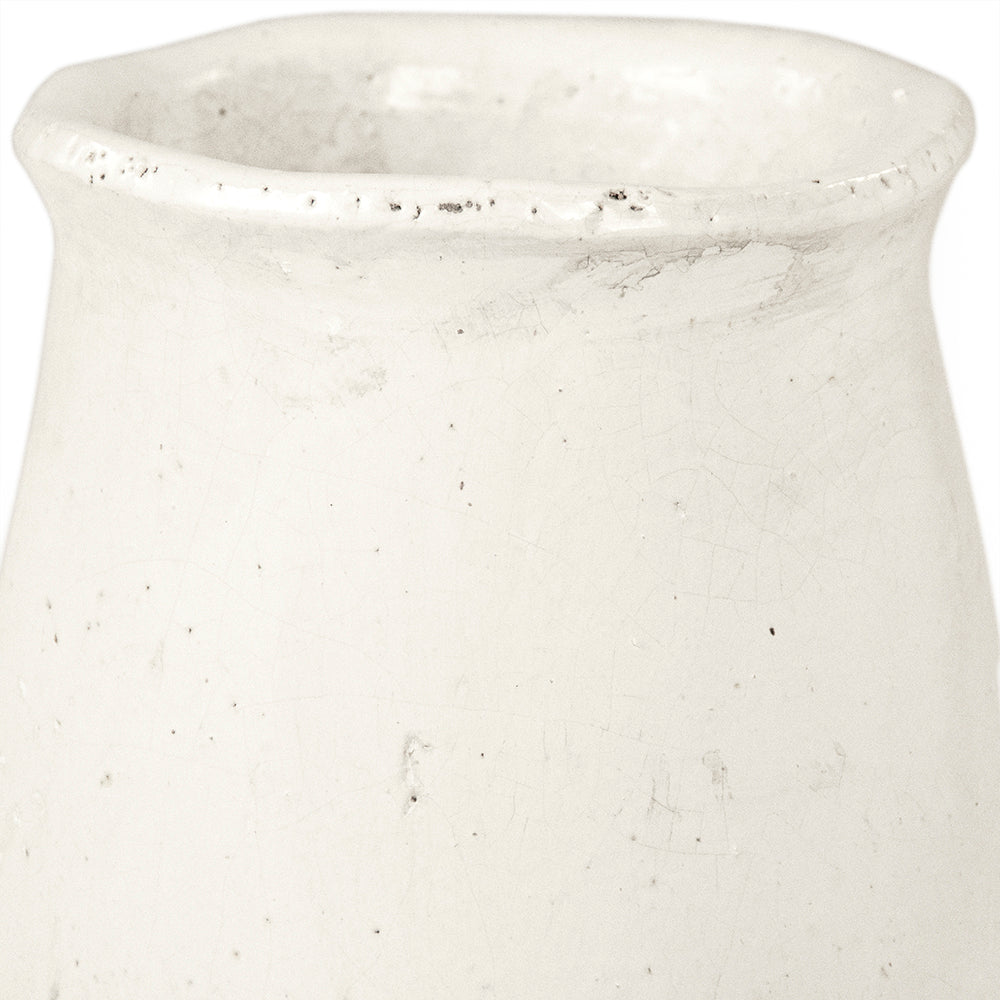 Distressed White Vase (9801L A25A)