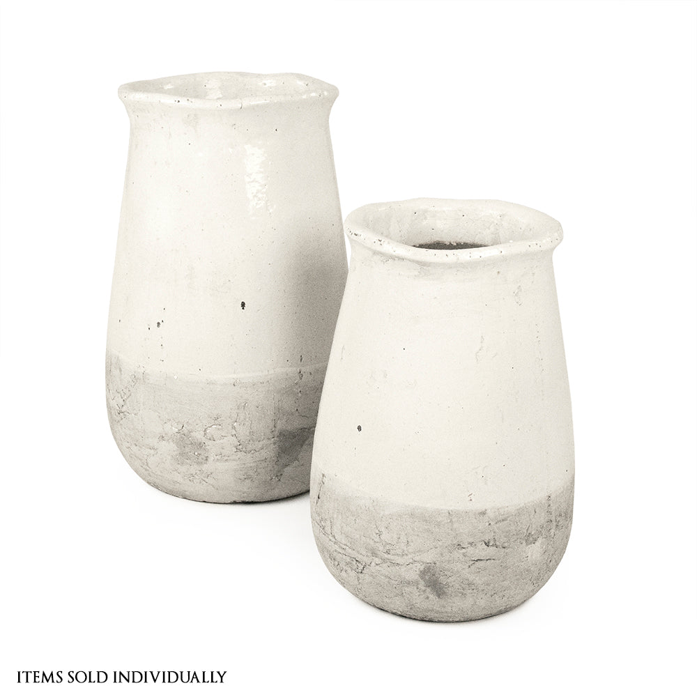Distressed White Vase (9801L A25A)