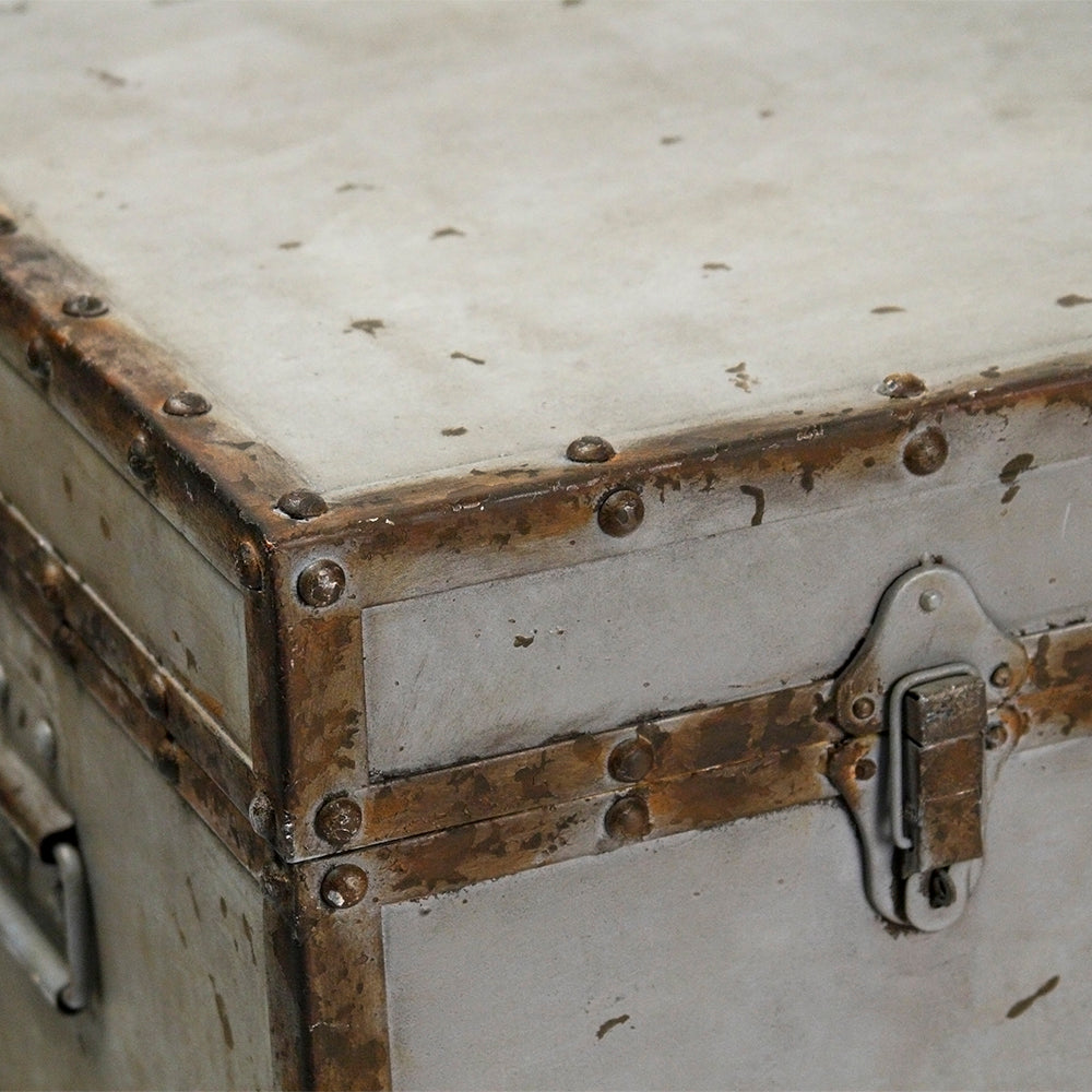 Iron Box